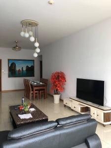 Phòng khách Saigon Pearl, Bình Thạnh Căn hộ Saigon Pearl đầy đủ nội thất, hướng Đông Nam.