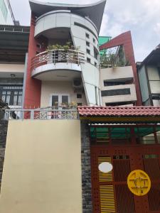 Mặt tiền nhà phố Quận Bình Thạnh Nhà phố Q.Bình Thạnh diện tích sử dụng 260.7m2, sổ hồng pháp lý rõ ràng.