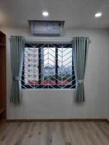 Căn hộ chung cư Khánh Hội 1, Quận 4 Căn hộ chung cư Khánh Hội view thành phố sầm uất, nội thất đầy đủ.