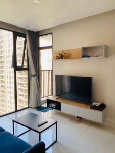 Phòng khách Jamila Khang Điền, Quận 9 Căn hộ Jamila Khang Điền tầng trung, cửa chính hướng Tây Nam.