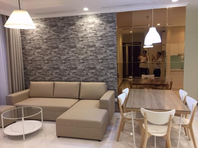 Phòng khách căn hộ Vinhomes Central Park, Quận Bình Thạnh Căn hộ tầng 24 Vinhomes Central Park bàn giao đầy đủ nội thất.