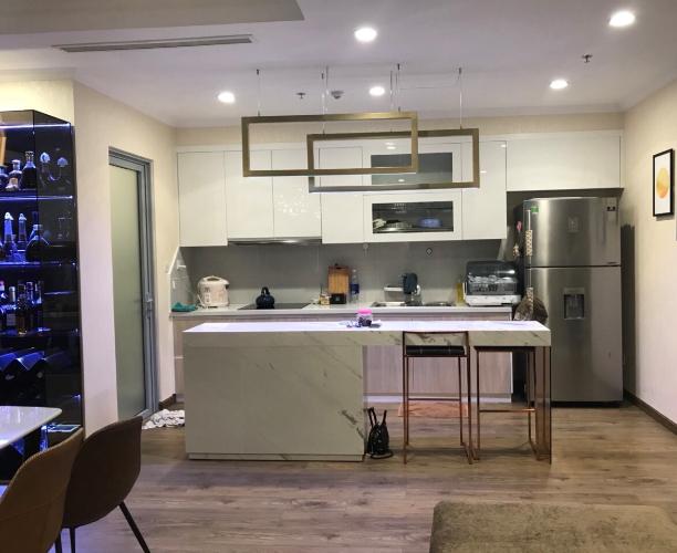 Căn hộ Vinhomes Central Park, Quận Bình Thạnh Căn hộ Vinhomes Central Park tầng cao cửa hướng Đông Bắc, view thoáng mát.