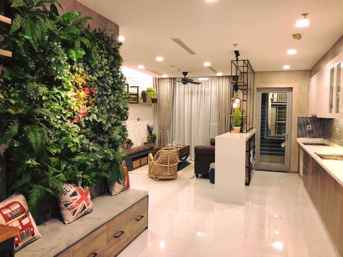 Phòng khách căn hộ Vinhomes Central Park, Quận Bình Thạnh Căn hộ tầng 26 Vinhomes Central Park đầy đủ nội thất hiện đại.