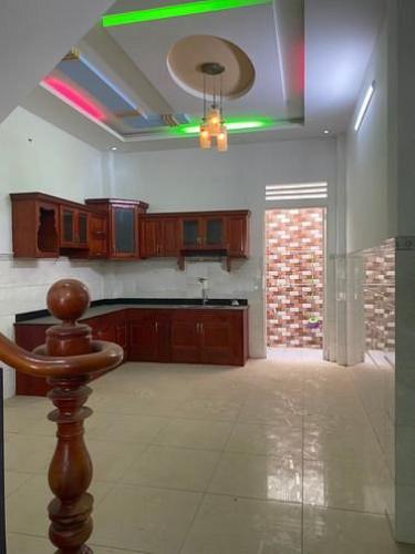 Bên trong nhà phố Hương Lộ 2, Bình Tân Nhà phố hẻm thông xe hơi tiện kinh doanh, hướng Tây Bắc.