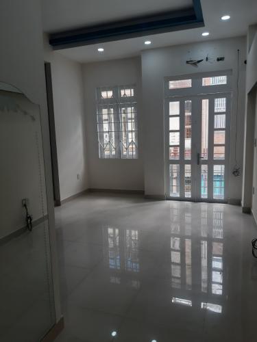 Phòng ngủ nhà phố Trương Phước Phan, Bình Tân Nhà phố hướng Đông Nam, mặt tiền đường tỉnh lộ 10 rộng rãi.