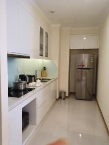 Phòng bếp , Căn hộ Vinhomes Central Park , Quận Bình Thạnh Căn hộ Vinhomes Central Park tầng 35 thoáng mát, nội thất đầy đủ