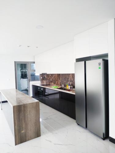 Căn hộ Empire City, Quận 2 Căn hộ Empire City tầng 14 view đón gió mát mẻ, nội thất cơ bản.