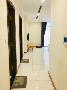 Căn hộ Vinhomes Central Park Bình Thạnh Căn hộ Vinhomes Central Park tầng 26 nội thất đầy đủ, ban công hướng Đông Nam