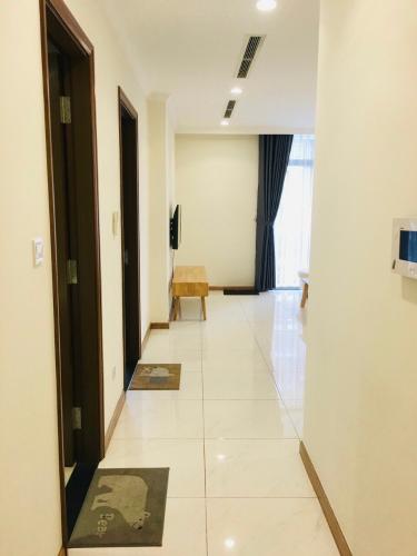 Căn hộ Vinhomes Central Park Bình Thạnh Căn hộ Vinhomes Central Park tầng 26 nội thất đầy đủ, ban công hướng Đông Nam