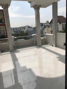 Sân thượng nhà phố Gò Vấp Nhà phố cửa hướng Đông hẻm xe hơi rộng, kết cấu 3 tầng.