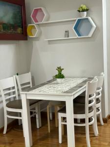 Không gian căn hộ Ehome 3, Quận Bình Tân Căn hộ tầng 8 Ehome 3 hướng Tây Bắc thoáng mát, đầy đủ nội thất.