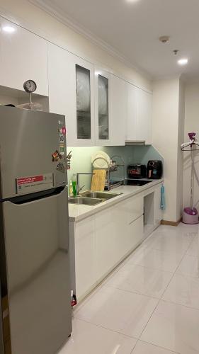 phòng bếp căn hộ Vinhomes Central Park Căn hộ tầng 10 Vinhomes Central Park nội thất đầy đủ