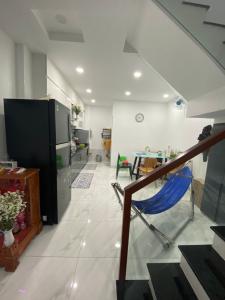 Phòng bếp nhà phố đường số 2, Quận 2 Nhà phố hướng Đông, mặt tiền đường nhựa xe hơi.