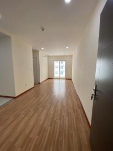 Phòng khách căn hộ chung cư Diamond Riverside, Quận 8 Căn hộ Diamond Riverside nội thất cơ bản cao cấp, view nội khu.