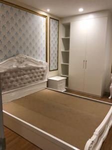 Phòng ngủ căn hộ The Gold View Bán căn hộ The Gold View thuộc tầng cao, 2 phòng ngủ, diện tích 85m2, đầy đủ nội thất.