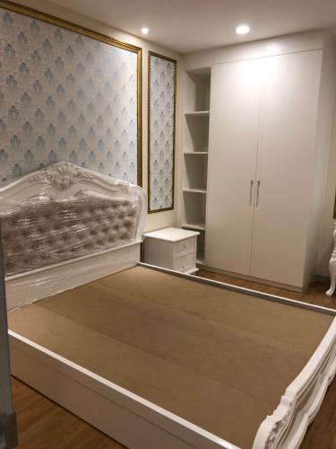 Phòng ngủ căn hộ The Gold View Bán căn hộ The Gold View thuộc tầng cao, 2 phòng ngủ, diện tích 85m2, đầy đủ nội thất.