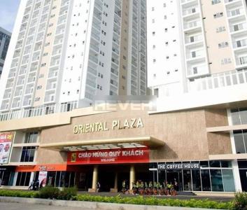 Building Căn hộ ORIENTAL PLAZA Căn hộ Oriental Plaza tầng 16 có 2 phòng ngủ, nội thất cơ bản.