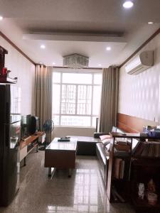 Căn hộ chung cư Phú Hoàng Anh đầy đủ nội thất, view thoáng mát.