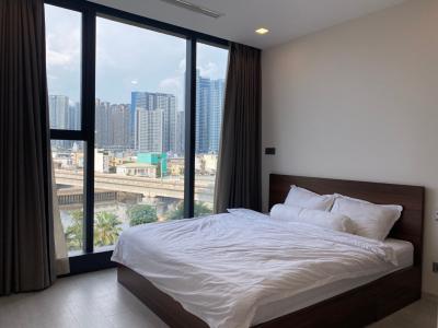 Phòng ngủ Vinhomes Golden River, Quận 1 Căn hộ Officetel Vinhomes Golden River ban công hướng Đông Bắc.