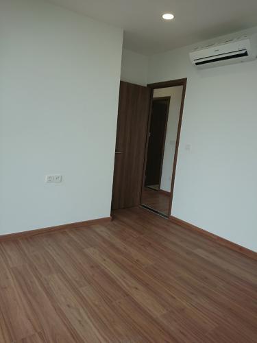 Phòng ngủ Eco Green Saigon Căn hộ Eco Green Saigon tầng thấp, view thành phố sầm uất.