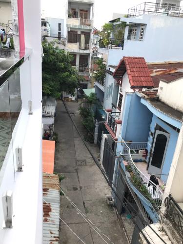 Không gian ngoài nhà phố Quận tân Phú Nhà phố Quận Tân Phú hẻm xe hơi rộng 4m, sổ hồng riêng.