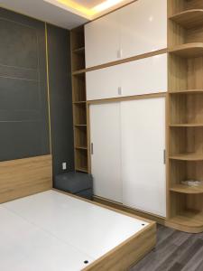 Phòng ngủ nhà phố Nhà phố cửa hướng Đông hẻm xe hơi rộng, kết cấu 3 tầng.