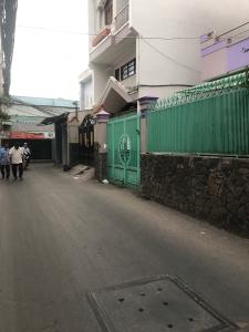 Đường hẻm nhà phố Quận 7 Nhà phố Quận 7 diện tích sử dụng 186m2, sổ hồng pháp lý minh bạch rõ ràng