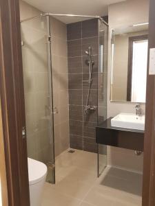 wc căn hộ Căn hộ Sunrise Riverside ban công đón gió, đầy đủ nội thất.