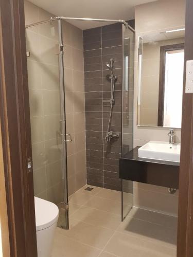 wc căn hộ Căn hộ Sunrise Riverside ban công đón gió, đầy đủ nội thất.