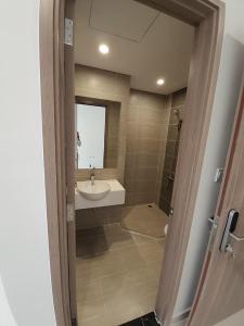 Căn hộ Vinhomes Grand Park, Quận 9 Căn hộ Vinhomes Grand Park tầng 15 thiết kế hiện đại, nội thất cơ bản.