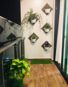 Ban công Feliz En Vista Căn hộ Feliz En Vista tầng cao, bàn giao đầy đủ nội thất,