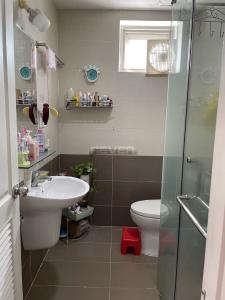 Phòng tắm căn hộ The Art, Quận 9 Căn hộ The Art tầng thấp hướng Tây Bắc, nội thất cơ bản.