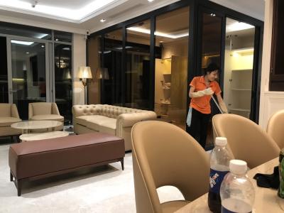 Căn hộ Vinhomes Central Park Bình Thạnh Căn hộ Vinhomes Central Park nội thất mạ vàng, view sông Sài Gòn và Landmark 81