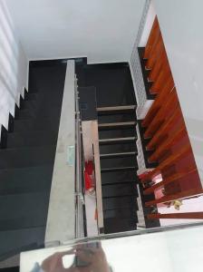 Cầu thang Nhà phố hướng Đông, bàn giao kèm nội thất cơ bản.