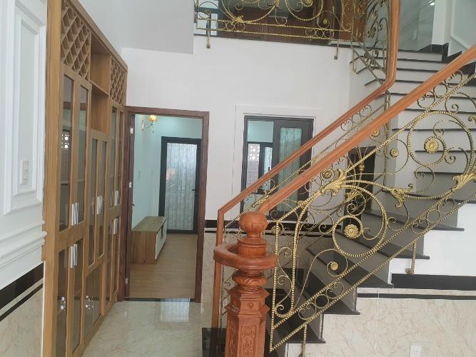 Phòng ngủ tầng trệt Nhà phố hướng Bắc diện tích sử dụng 231m2, hẻm xe hơi.