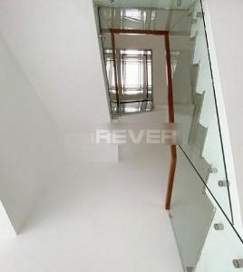 Nhà phố Quận 7 Nhà phố thiết kế kỹ lưỡng có 1 trệt 3 lầu diện tích 72m2, nội thất cơ bản.