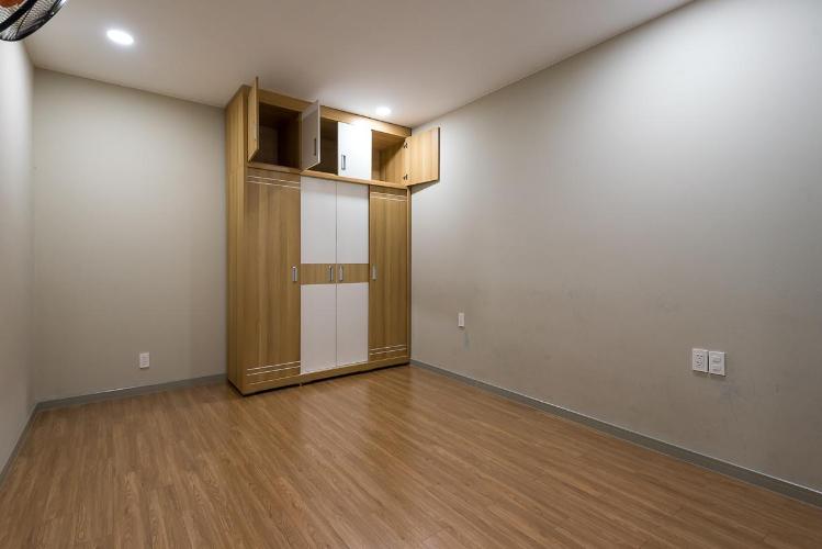 Phòng ngủ The Gold View, Quận 4 Căn hộ The Gold View nội thất cơ bản, đón view hồ bơi yên tĩnh.