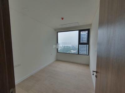 Phòng ngủ Kingdom 101, Quận 10 Căn hộ Kingdom 101 nội thất cơ bản, ban công hướng Nam.