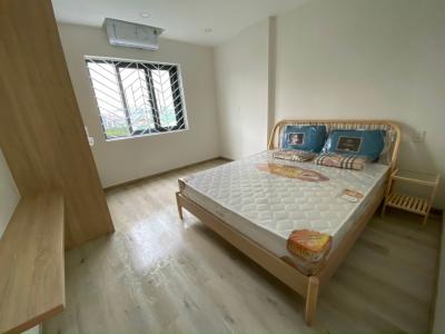 Phòng ngủ căn hộ chung cư Khánh Hội 1 Căn hộ chung cư Khánh Hội view thành phố sầm uất, nội thất đầy đủ.
