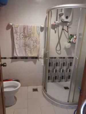 Phòng tắm Phú Thạnh Apartment, Tân Phú Căn hộ Phú Thạnh Apartment tầng trung, ban công hướng Bắc.