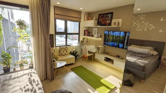 Phòng khách M-One Nam Sài Gòn, Quận 7 Căn hộ Officetel M-One Nam Sài Gòn view hồ bơi, hướng Tây Bắc.