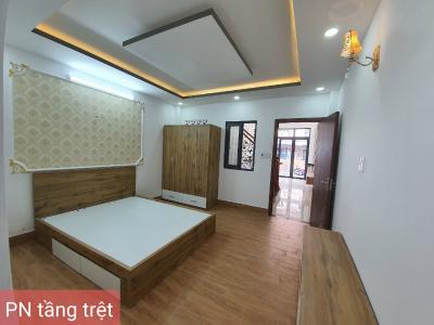 Phòng ngủ nhà phố Nhà phố hướng Bắc diện tích sử dụng 231m2, hẻm xe hơi.