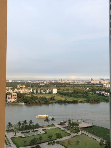 View căn hộ Vinhomes Central Park, Quận Bình Thạnh Căn hộ Vinhomes Central Park tầng 15, đầy đủ nội thất.