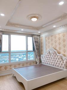 Phòng ngủ căn hộ Vista Verde Căn hộ Vista Verde đầy đủ tiện nghi, view thành phố tuyệt đẹp.
