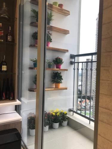 Ban công Vinhomes Central Park Căn hộ Vinhomes Central Park tầng cao, view hướng nội khu thoáng mát.