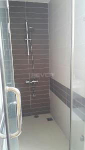 Phòng tắm căn hộ River Gate , Quận 4 Căn hộ Office-tel River Gate tầng 11 view hồi bơi, đầy đủ nội thất.