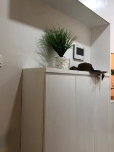 tủ gỗ căn hộ Sunrise Riverside Cho thuê căn hộ 3 phòng ngủ Sunrise Riverside, nội thất đầy đủ