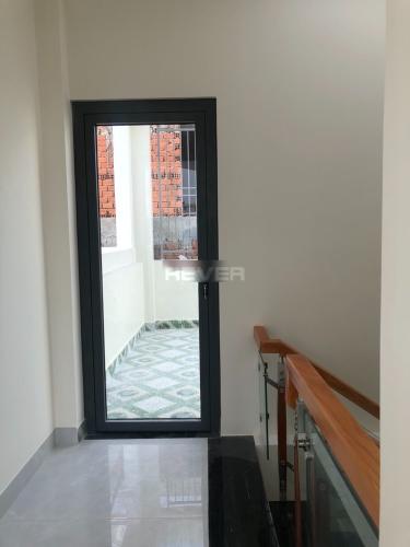 Bên trong nhà phố Phan Văn Trị, Bình Thạnh Nhà phố diện tích 45m2, kết cấu 4 tầng, bàn giao nội thất cơ bản.