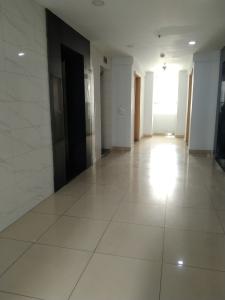 Oriental Plaza, Tân Phú Căn hộ Oriental Plaza tầng trung, view nội khu mát mẻ.