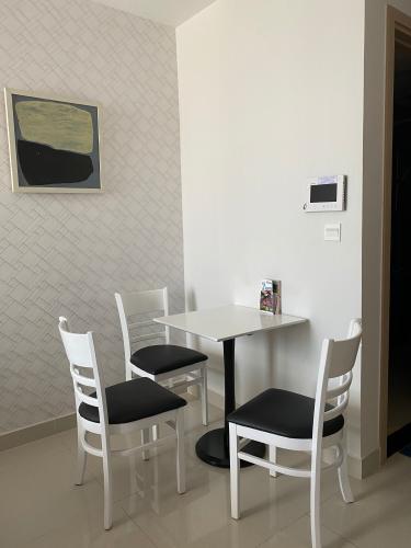 Officetel chung cư River Gate, Quận 4 Office-tel tầng cao chung cư River Gate ban công hướng Tây Bắc.